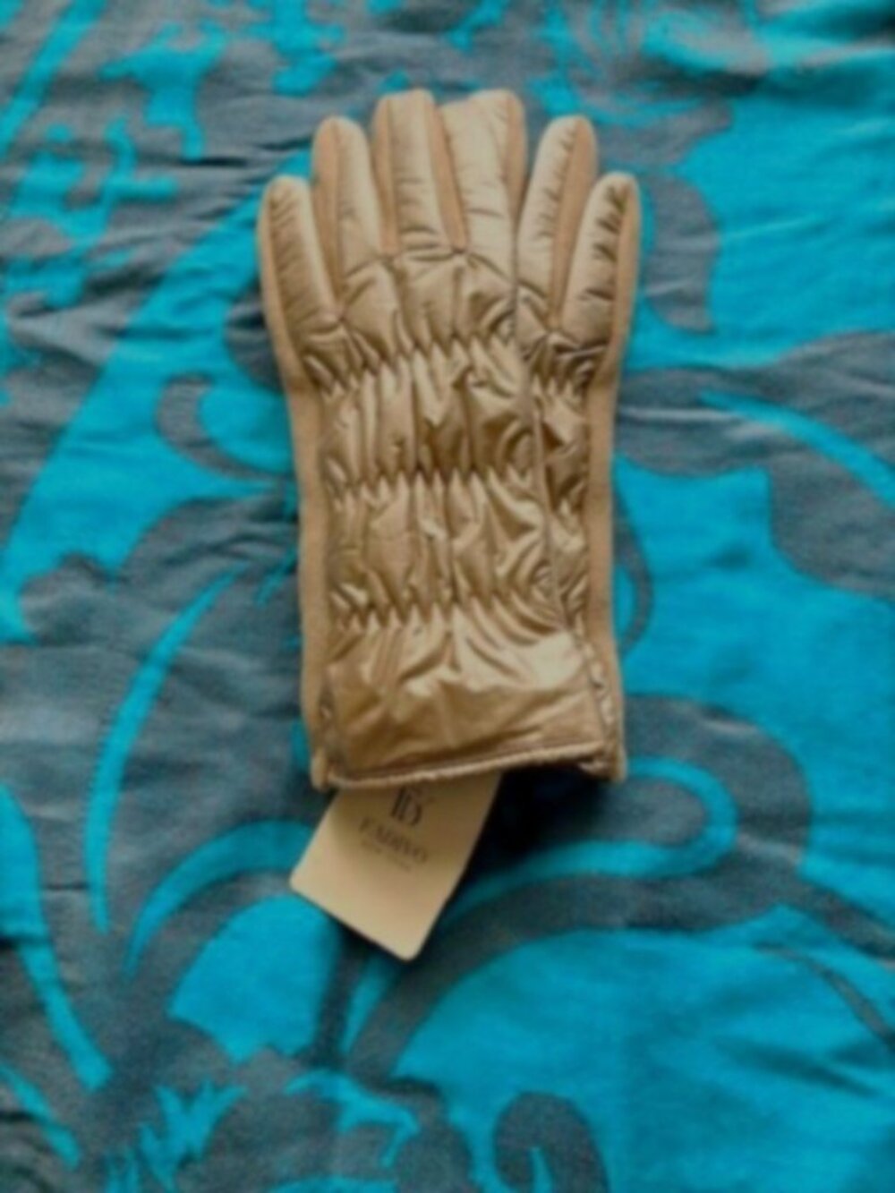 NWT Fadivo Gold Gloves